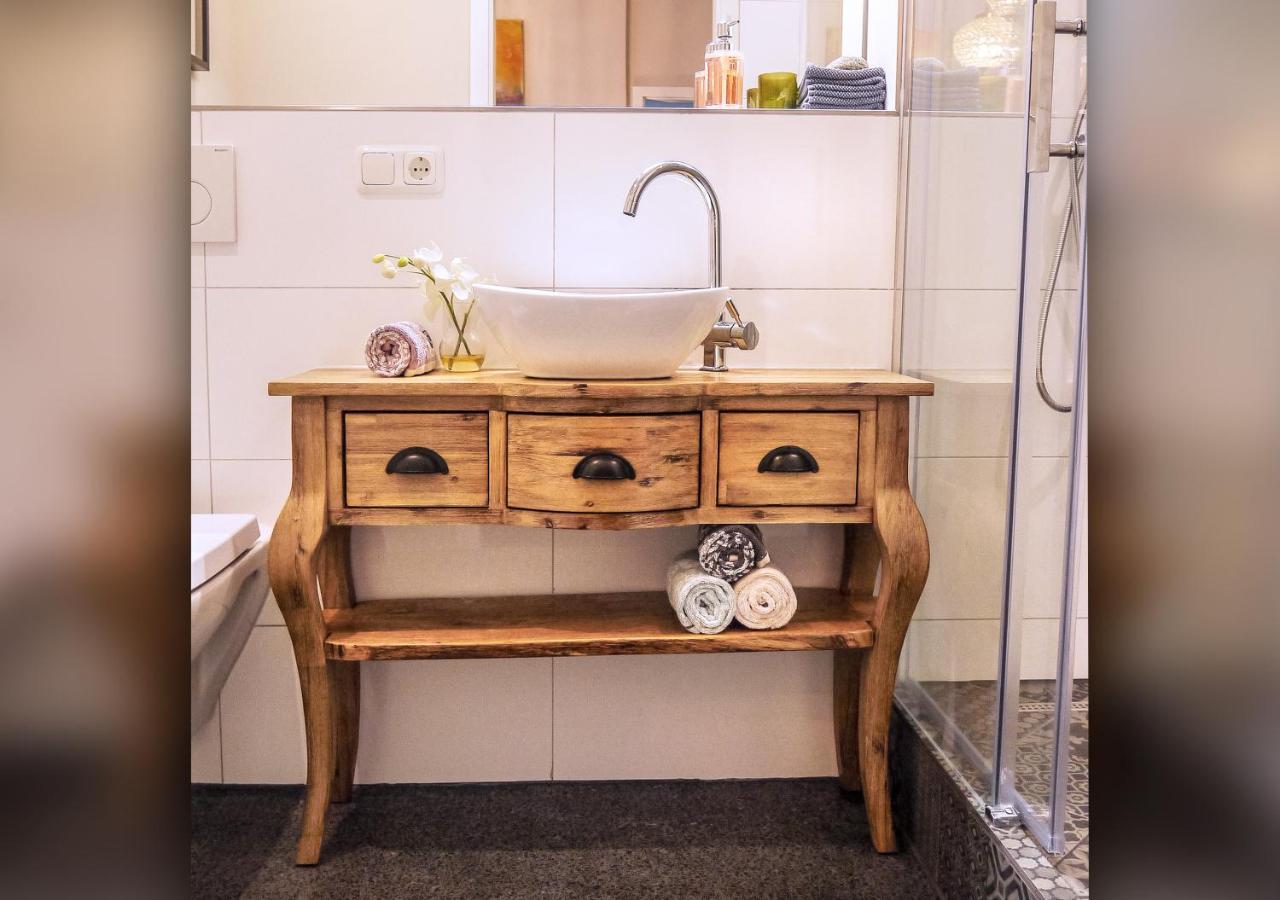 Comfort And Style In City Center With Ensuite Bathroom On Schaafenstrasse Köln Dış mekan fotoğraf